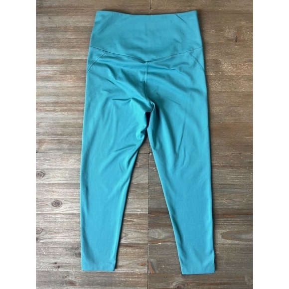 Girlfriend Collective 7/8 Compression Leggings - Picture 3 of 4